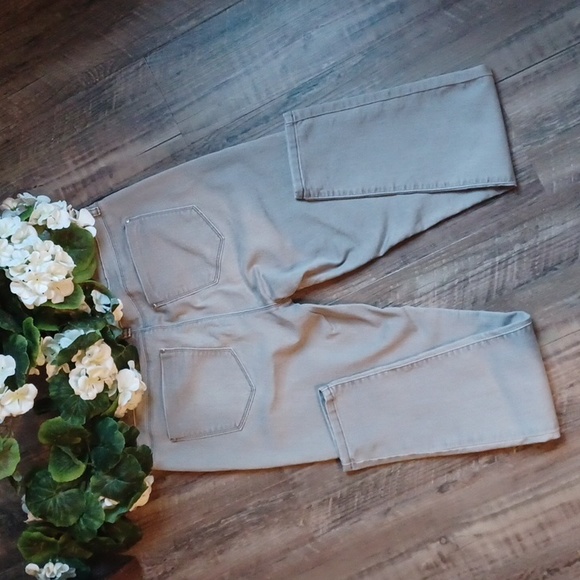 Jegging jeans by a.n.a - Picture 2 of 3